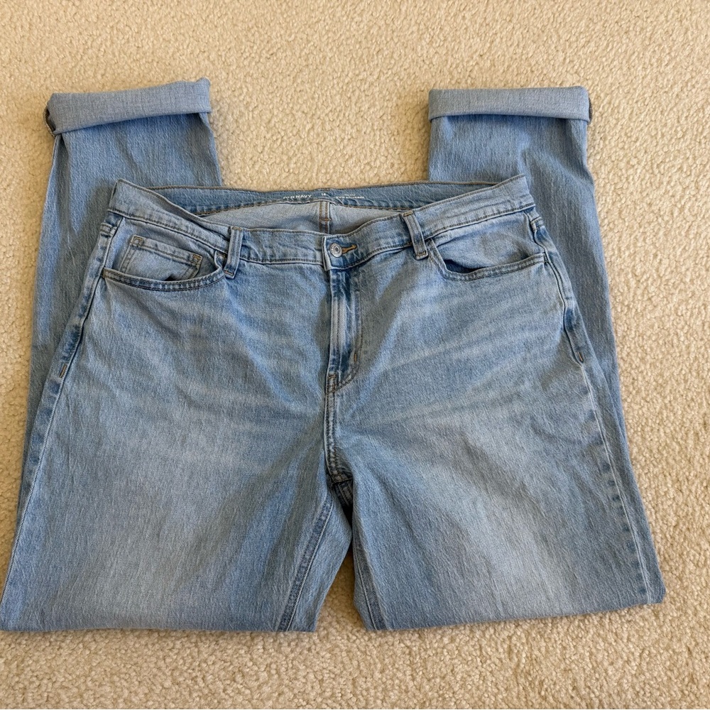 Old Navy Mid-Rise WOW Boyfriend Jeans